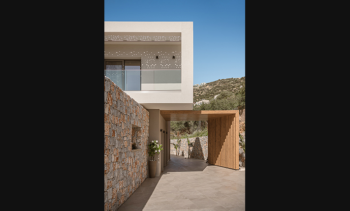 SLEEK LUXURY ABOVE THE BEACH OF FALASARNA