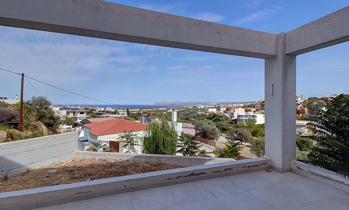 HOUSE WITH DETACHED GUESTHOUSE IN A PRIME AREA