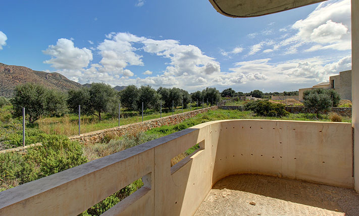 ON A SPACIOUS PLOT WITH LUXURIOUS ATTRIBUTES