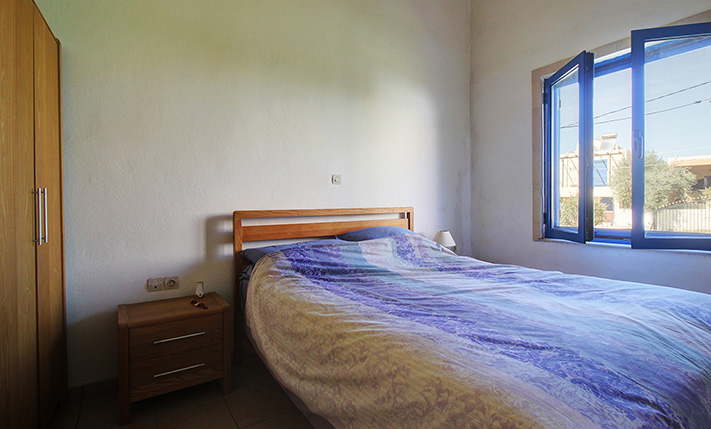 SINGLE-LEVEL HOUSE WITH SPACIOUS GARDENS