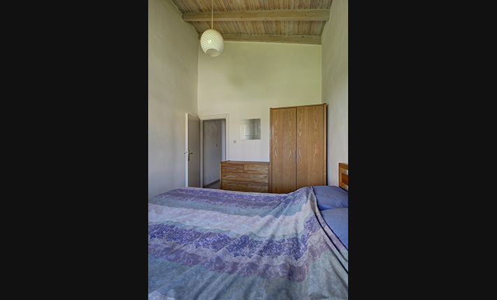 SINGLE-LEVEL HOUSE WITH SPACIOUS GARDENS