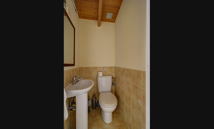 5 HOUSES WITH POOLS & UNOBSTRUCTED SEA VIEWS