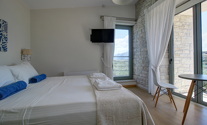 ΕΝΑ ΣΥΓΧΡΟΝΟ ΣΠΙΤΙ ΠΟΥ ΣΕΒΕΤΑΙ ΤΟΝ ΤΟΠΟ ΤΟΥ