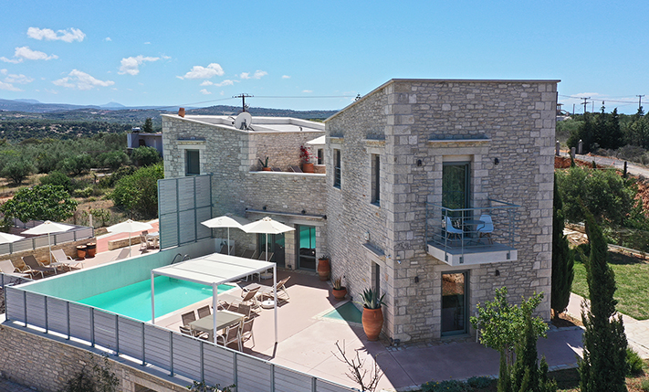 MEDITERRANEAN LIVING IN MODERN STYLE