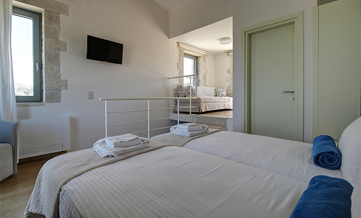 MEDITERRANEAN LIVING IN MODERN STYLE