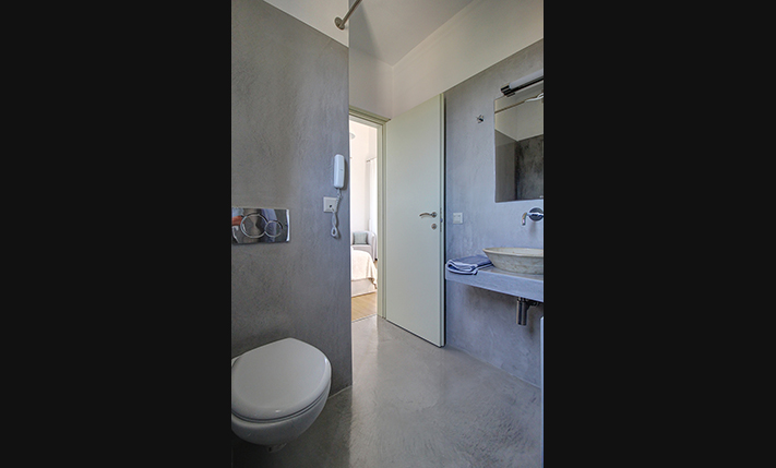 MEDITERRANEAN LIVING IN MODERN STYLE