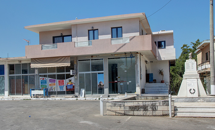 RETAIL SPACE AT THE VILLAGE SQUARE