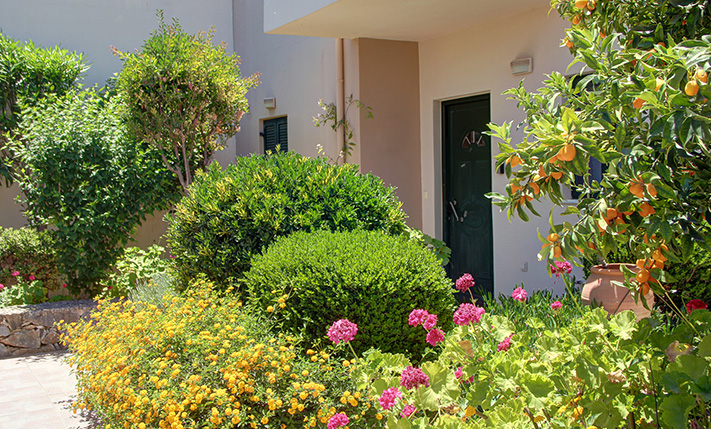 IN A LUSH COMPLEX WITH SPACIOUS SWIMMING POOLS