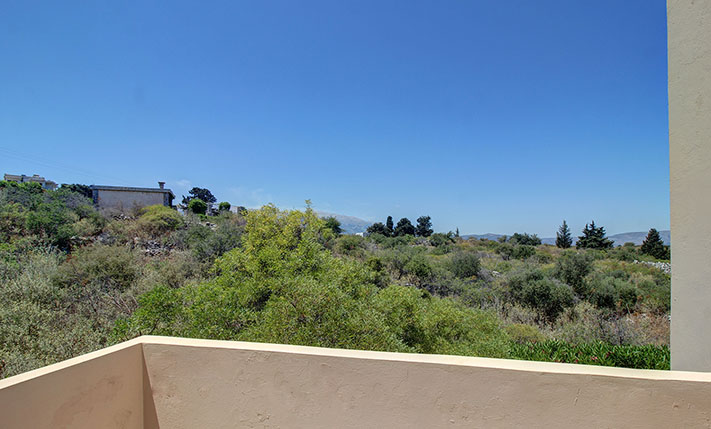 IN A LUSH COMPLEX WITH SPACIOUS SWIMMING POOLS