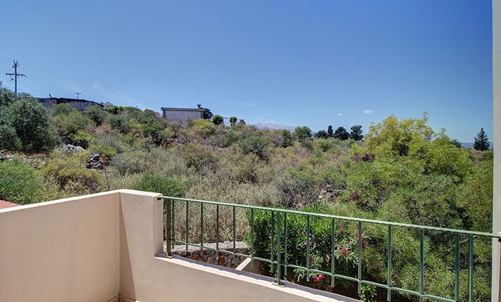 IN A LUSH COMPLEX WITH SPACIOUS SWIMMING POOLS