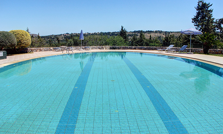 IN A LUSH COMPLEX WITH SPACIOUS SWIMMING POOLS