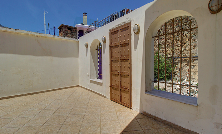 VENETIAN BUILDING RESTORED INTO 2 APARTMENTS