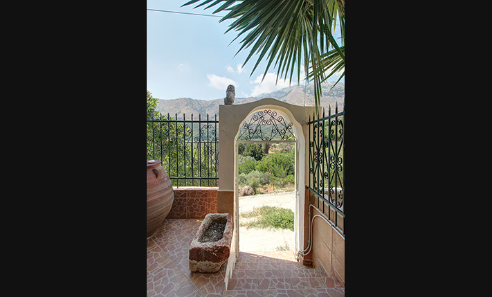 VENETIAN BUILDING RESTORED INTO 2 APARTMENTS