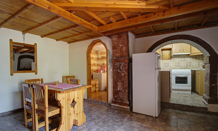 VENETIAN BUILDING RESTORED INTO 2 APARTMENTS