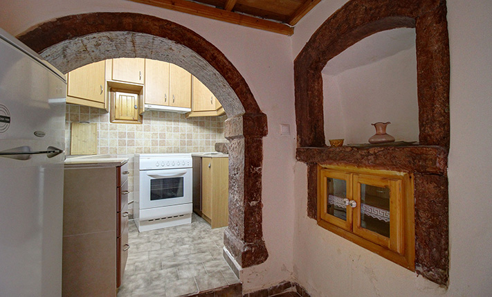 VENETIAN BUILDING RESTORED INTO 2 APARTMENTS