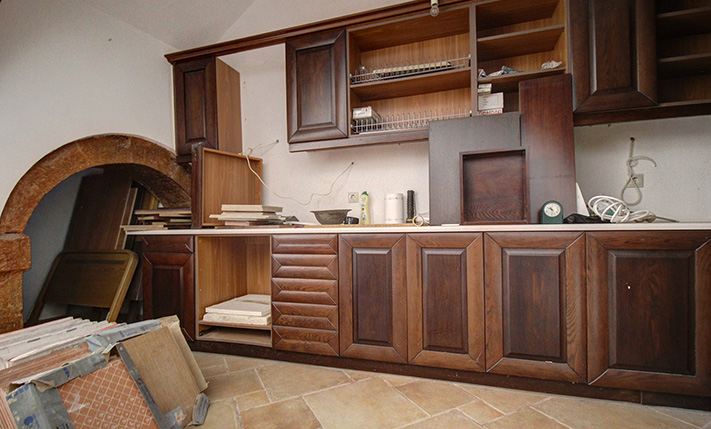 2-UNIT BUILDING IN A VENETIAN NEIGHBORHOOD