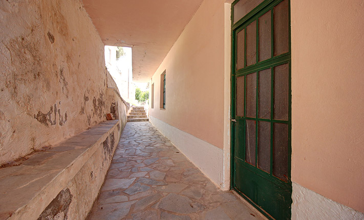 SPACIOUS APARTMENT WITH PANORAMIC VIEWS