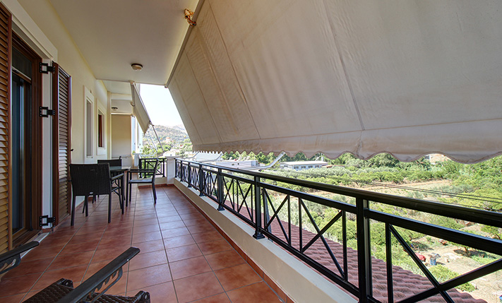 ΟΙΚΟΓΕΝΕΙΑΚΟ ΟΡΟΦΟΔΙΑΜΕΡΙΣΜΑ ΚΟΝΤΑ ΣΤΗΝ ΠΟΛΗ