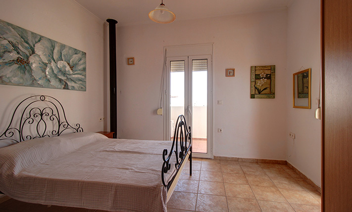 HOUSE WITH A PRIVATE GARDEN IN VACATION COMPLEX