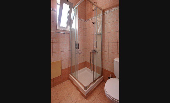 HOUSE WITH A PRIVATE GARDEN IN VACATION COMPLEX