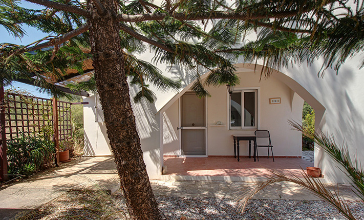 HOUSE WITH A PRIVATE GARDEN IN VACATION COMPLEX