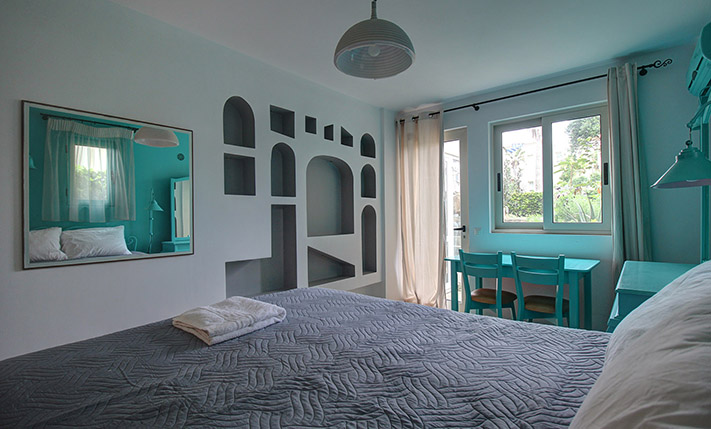 LUXURIOUS BASEMENT WITH GARDEN NEAR THE BEACH