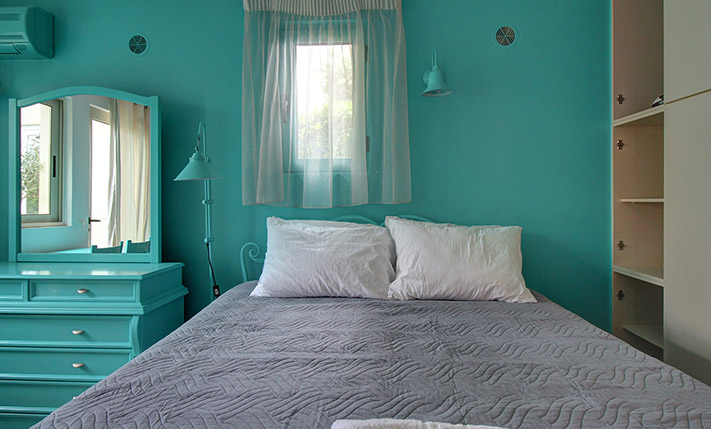 LUXURIOUS BASEMENT WITH GARDEN NEAR THE BEACH