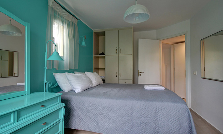 LUXURIOUS BASEMENT WITH GARDEN NEAR THE BEACH