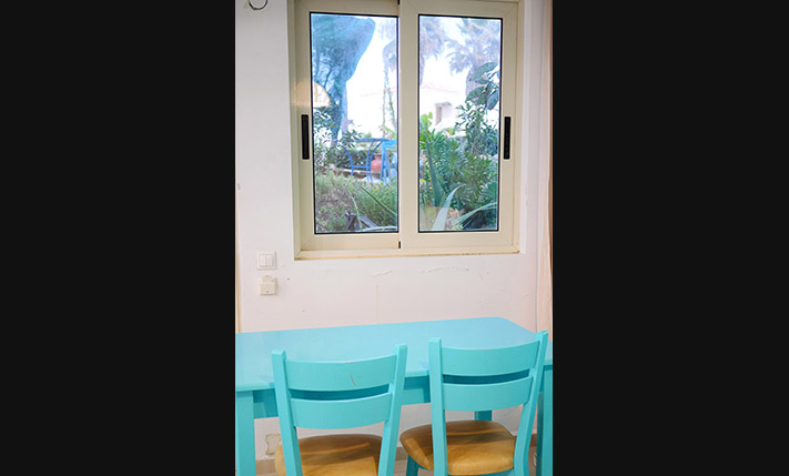 LUXURIOUS BASEMENT WITH GARDEN NEAR THE BEACH