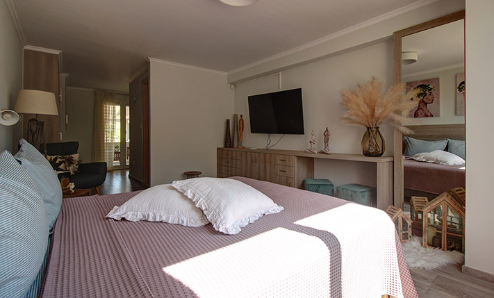 QUALITY LIVING WITH AMPLE EXTERIOR