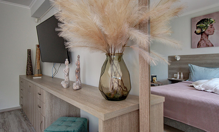 QUALITY LIVING WITH AMPLE EXTERIOR