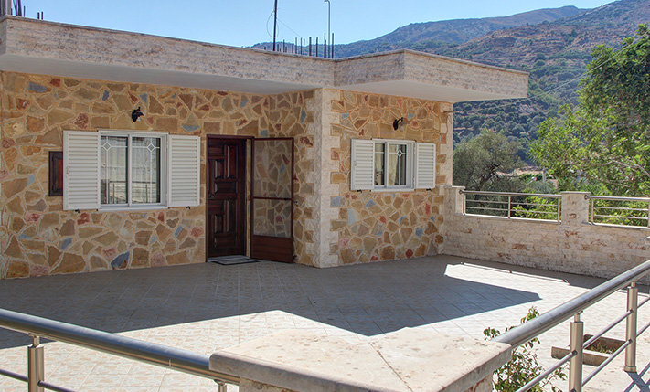 A LOVINGLY CARED-FOR HOUSE 15 MIN FROM SOUGIA