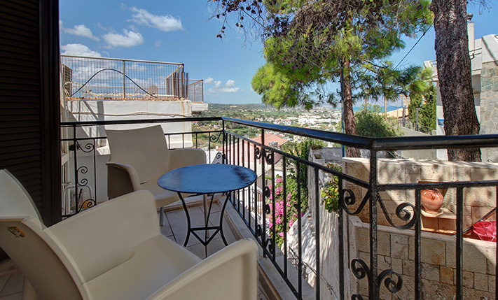 APARTMENT WITH AN EXTRA GUESTHOUSE & SEA VIEWS
