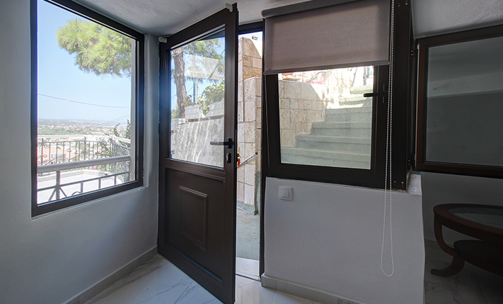 APARTMENT WITH AN EXTRA GUESTHOUSE & SEA VIEWS