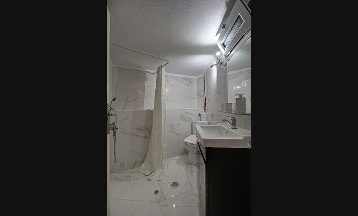 APARTMENT WITH AN EXTRA GUESTHOUSE & SEA VIEWS