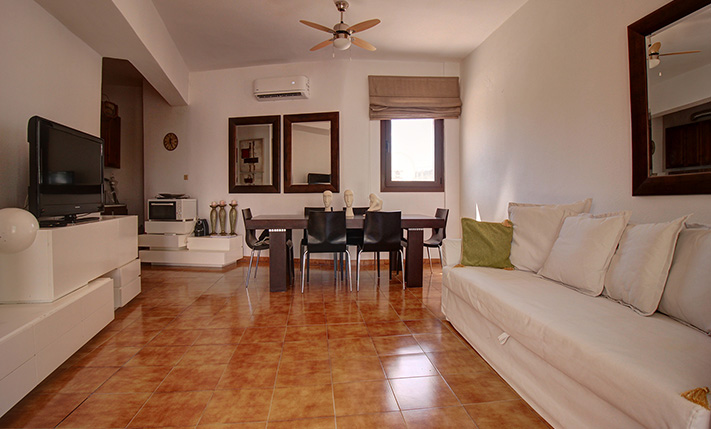 APARTMENT WITH AN EXTRA GUESTHOUSE & SEA VIEWS