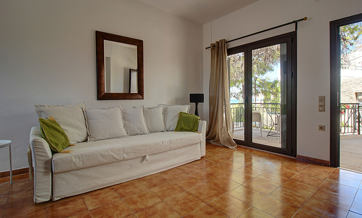 APARTMENT WITH AN EXTRA GUESTHOUSE & SEA VIEWS