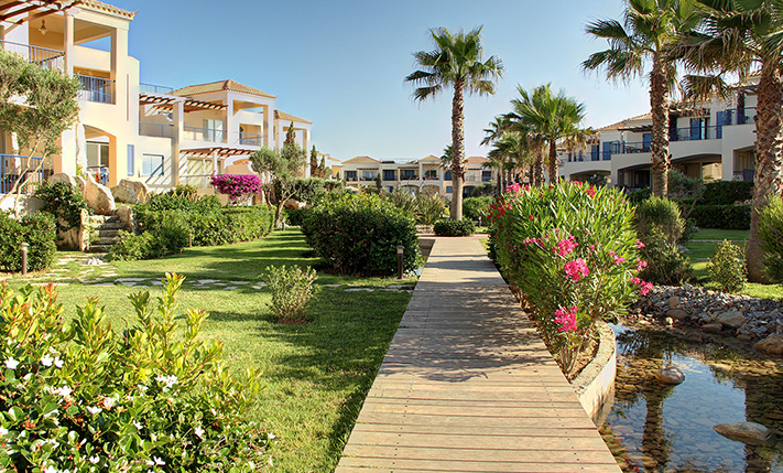 SELF-CONTAINED WITH PRIVATE GARDEN NEAR THE BEACH