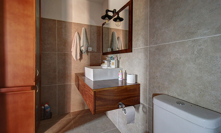 APARTMENT WITH PRIVATE TERRACE & MOUNTAIN VIEWS