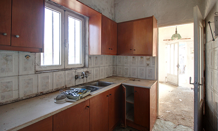 NEAR VOUKOLIES, EASY TO REPAIR