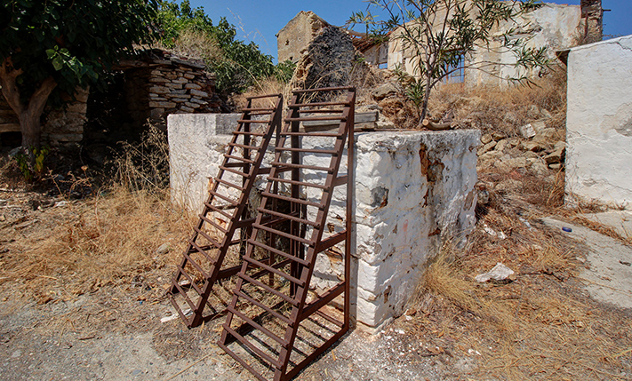 EXPANDABLE SINGLE-LEVEL HOUSE FOR RESTORATION