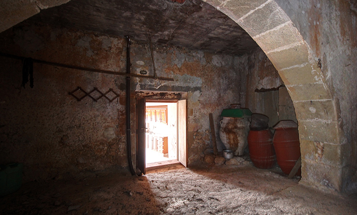 ΜΕΓΑΛΟ ΚΤΗΡΙΟ ΜΕ ΔΙΑΣΦΑΛΙΣΜΕΝΗ ΘΕΑ