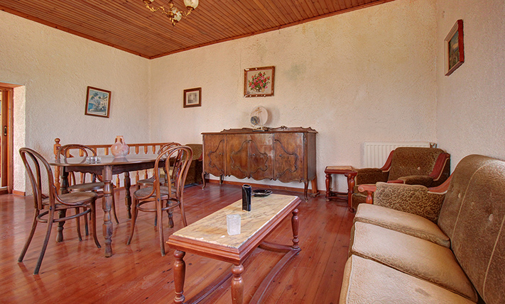 LARGE BUILDING WITH GUARANTEED SEA VIEWS