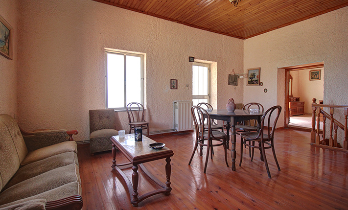 LARGE BUILDING WITH GUARANTEED SEA VIEWS