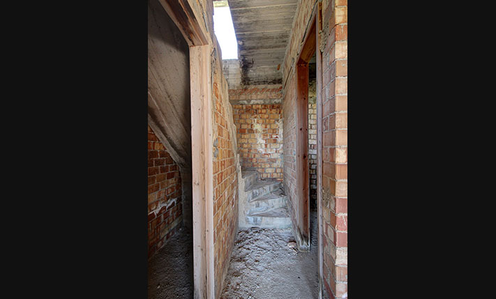 UNFINISHED 4-APT BUILDING WITH SEA VIEWS