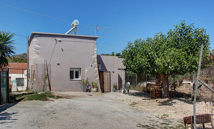 RESTORED STONE HOUSE SOUTH OF CHANIA
