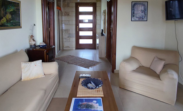 2-APARTMENT BUILDING WITH STUNNING VIEWS