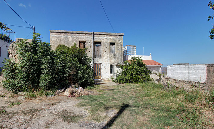 IN TRADITIONAL NEIGHBORHOOD SOUTH OF KISSAMOS