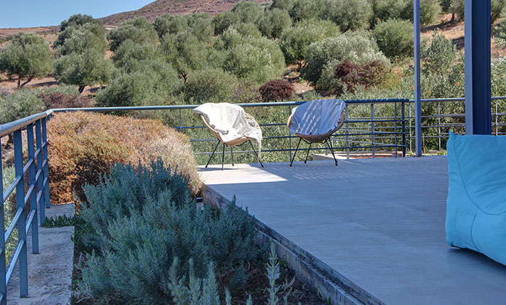 A CONTEMPORARY JEWEL OVER KISSAMOS BAY