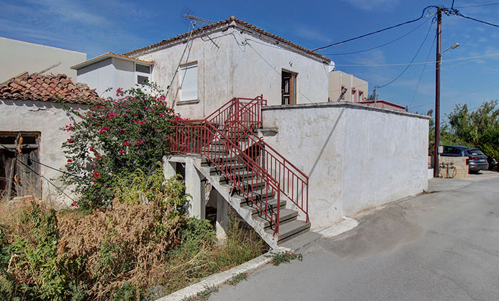 CORNER FOR RESTORATION CLOSE TO INTERCHANGE